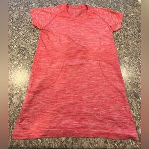 Lululemon Swiftly Tech Short Sleeve Crew size 8